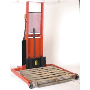 The Benefits of an Adjustable Span Straddle Fork Stacker
